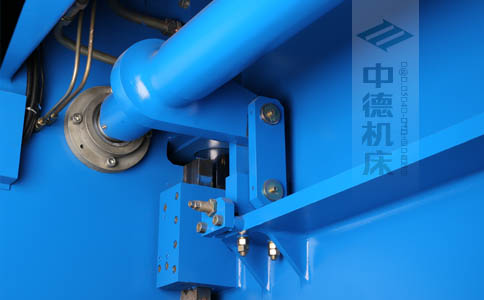 ZDPK-6325配有中德公司最新型扭軸同步裝置，強(qiáng)度高，能調(diào)節(jié)，專利技術(shù).jpg