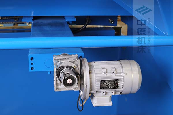 ZDS-1632后擋料AC電機(jī)與減速器一體，故障少，速度快.jpg