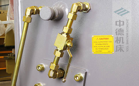 ZDS-432整機(jī)所有液壓管線均采用卡套式接頭，耐高壓，更換便捷.jpg