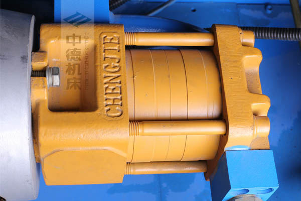 ZDPK-4015采用國內(nèi)一流品牌電機(jī)及油泵，動力強(qiáng)勁，噪音低.jpg